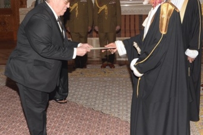 Ambassador Olshevski presented his credentials to the Sultan of Oman 